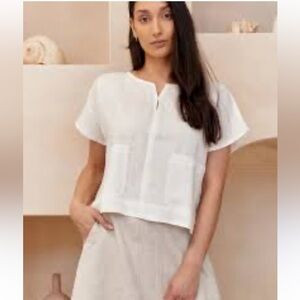 NWOT Kelsey collective 100% linen top